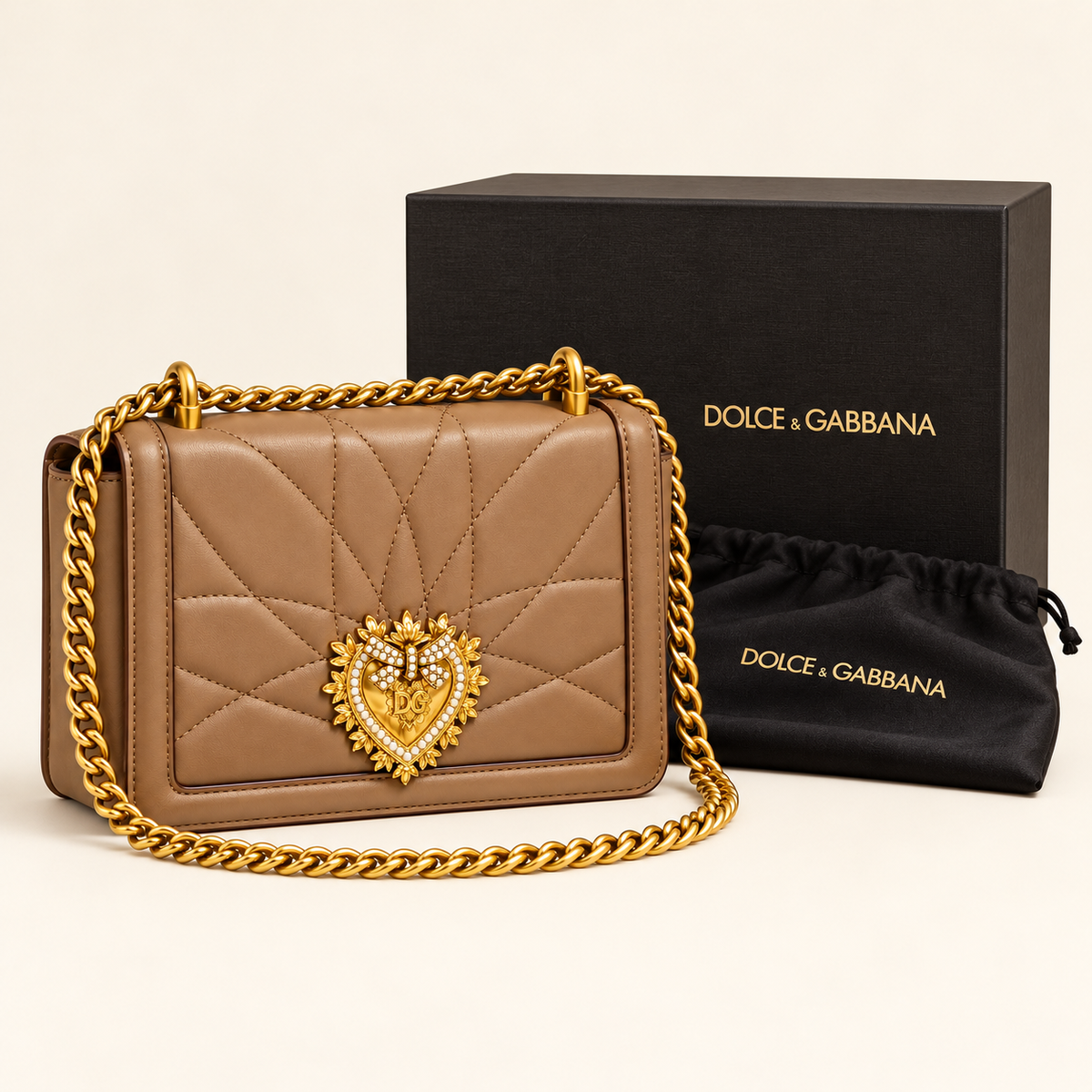 Dolce & Gabbana Sac chaîne matelassé à cœur — Taupe avec boîte et housse