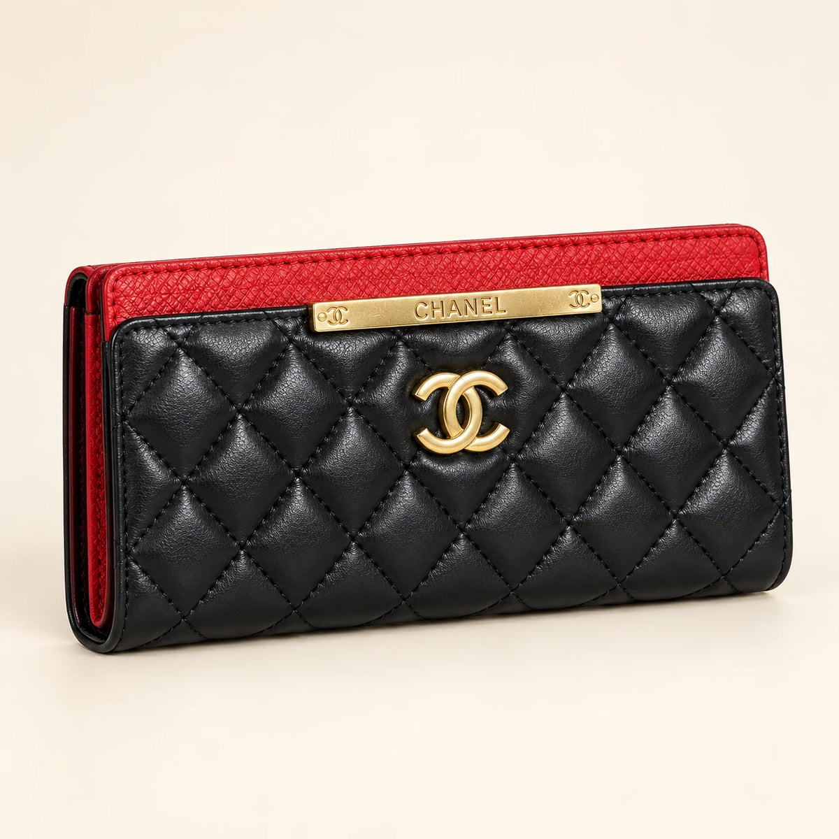 Chanel — Portefeuille long matelassé — Noir