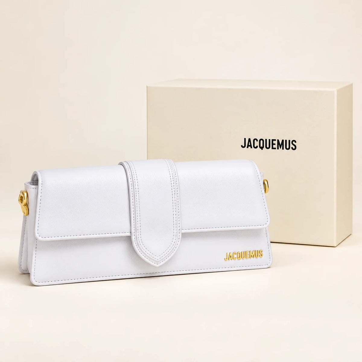 Jacquemus — Sac rabat allongé — Blanc avec boîte