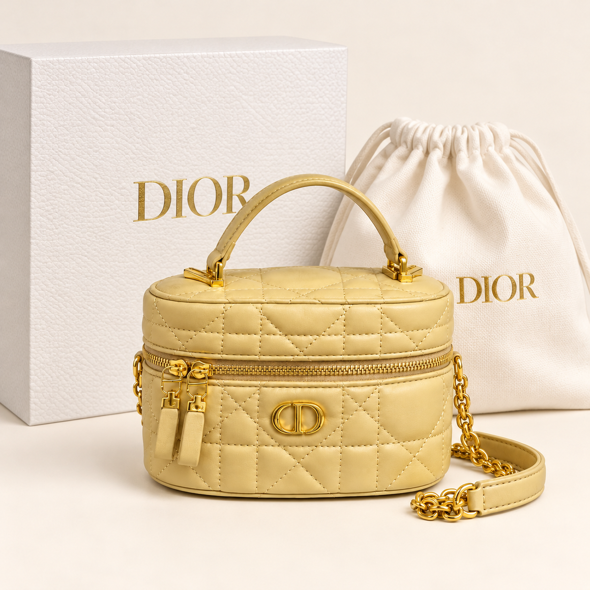Dior Mini vanity matelassé — Doré avec boîte et housse