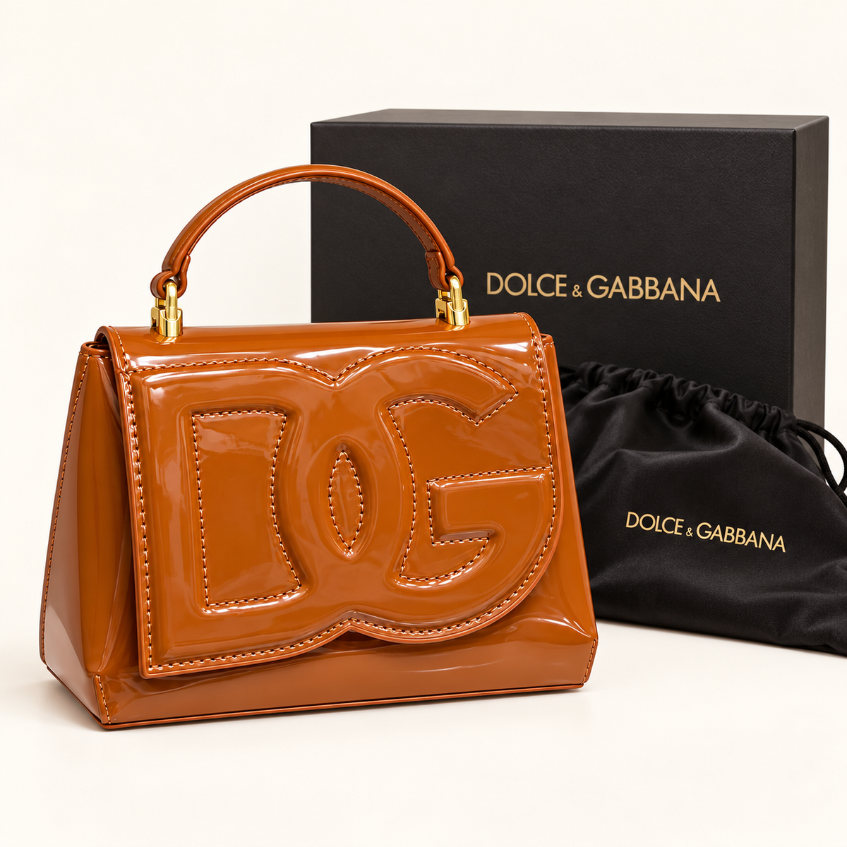 Dolce & Gabbana Sac verni à monogramme en relief — Caramel avec boîte et housse