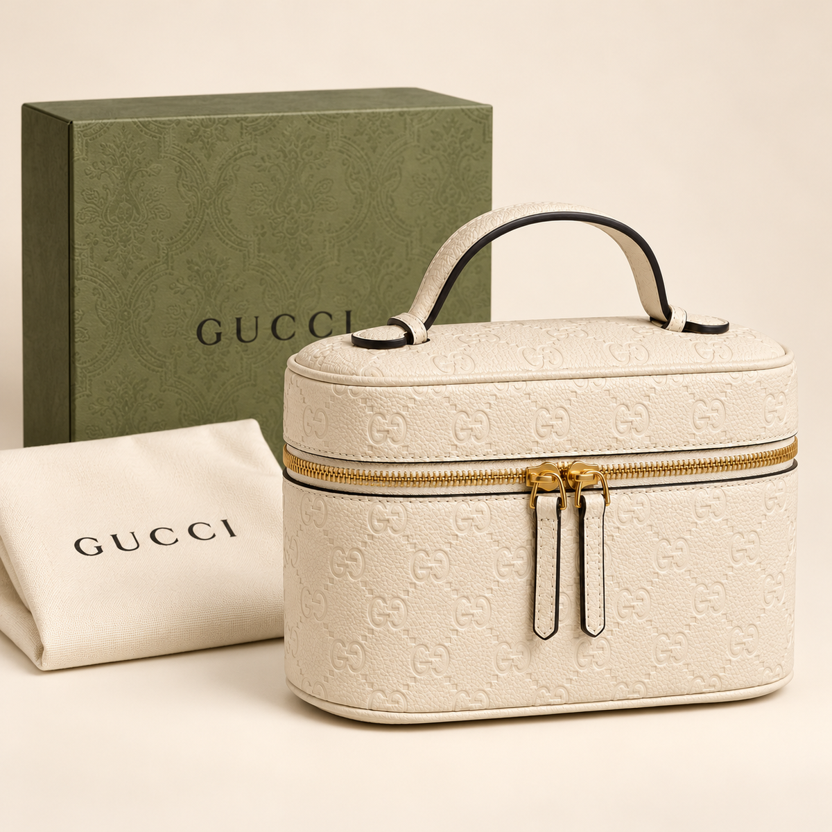 Gucci Mini vanity monogramme en relief — Ivoire avec boîte et housse
