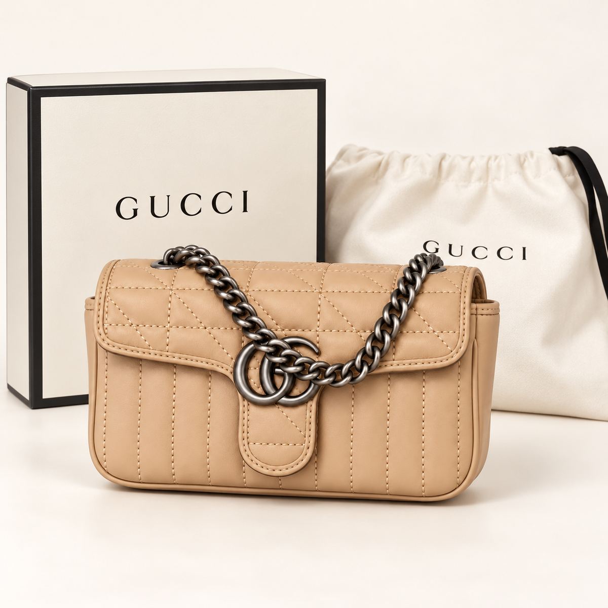 Mini sac chaîne matelassé — Beige champagne — avec boîte et housse